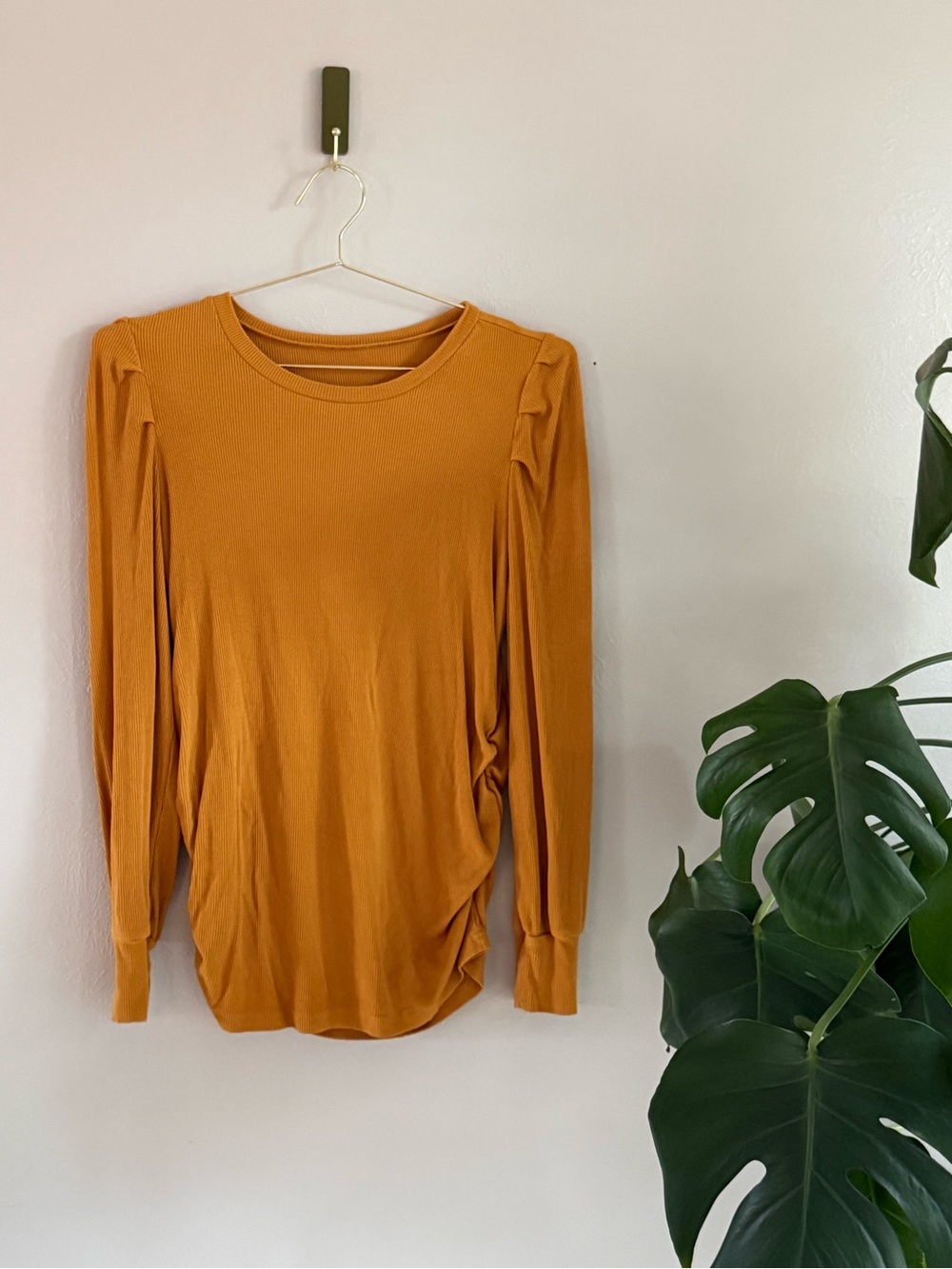 👶🏼Maternity Bundle 3/$20👶🏼 
Maternity Long Sleeve Crewneck Top